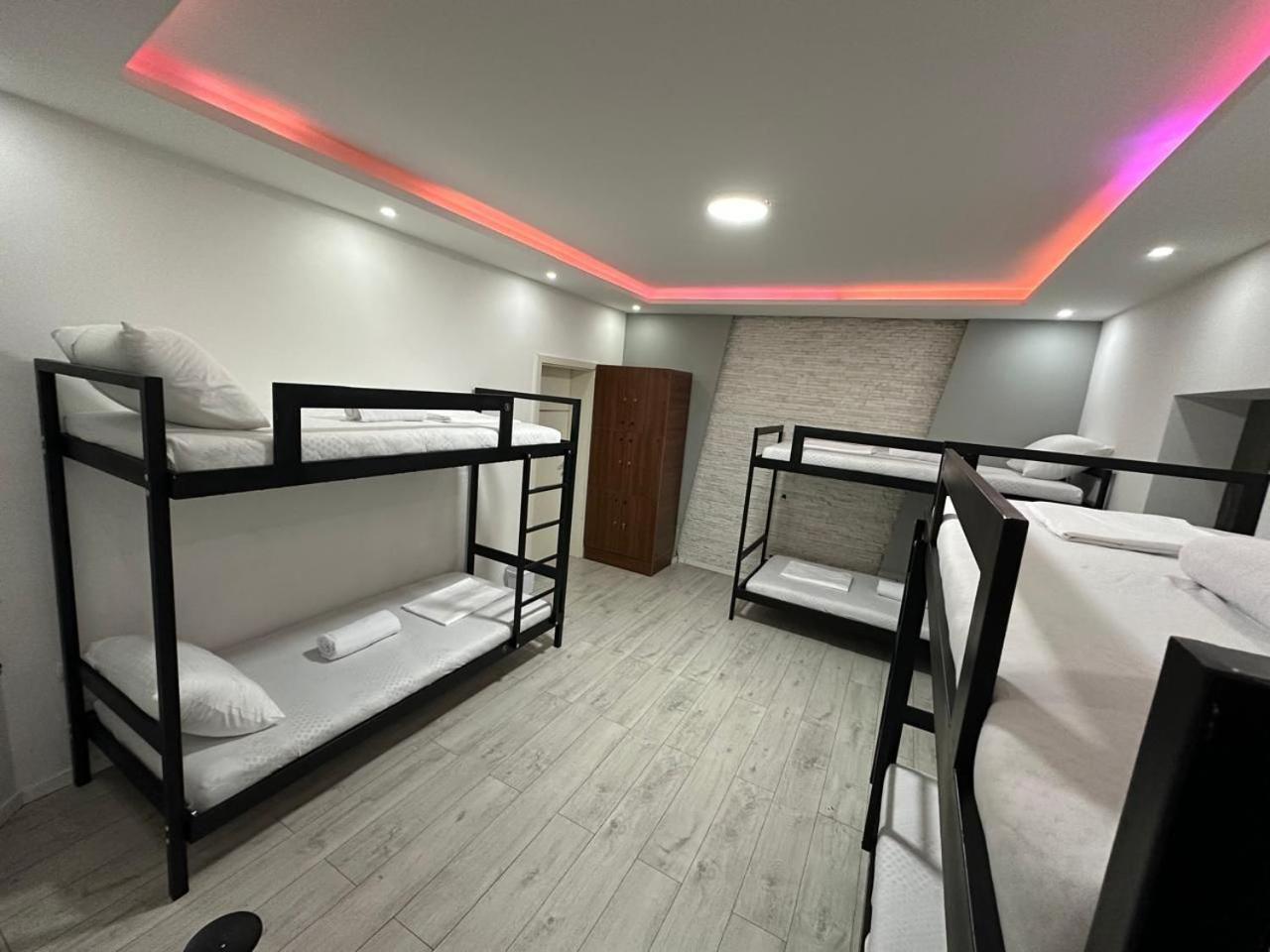 Shesh Hostel Πρίστινα Εξωτερικό φωτογραφία