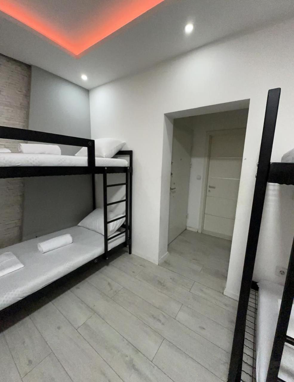 Shesh Hostel Πρίστινα Εξωτερικό φωτογραφία