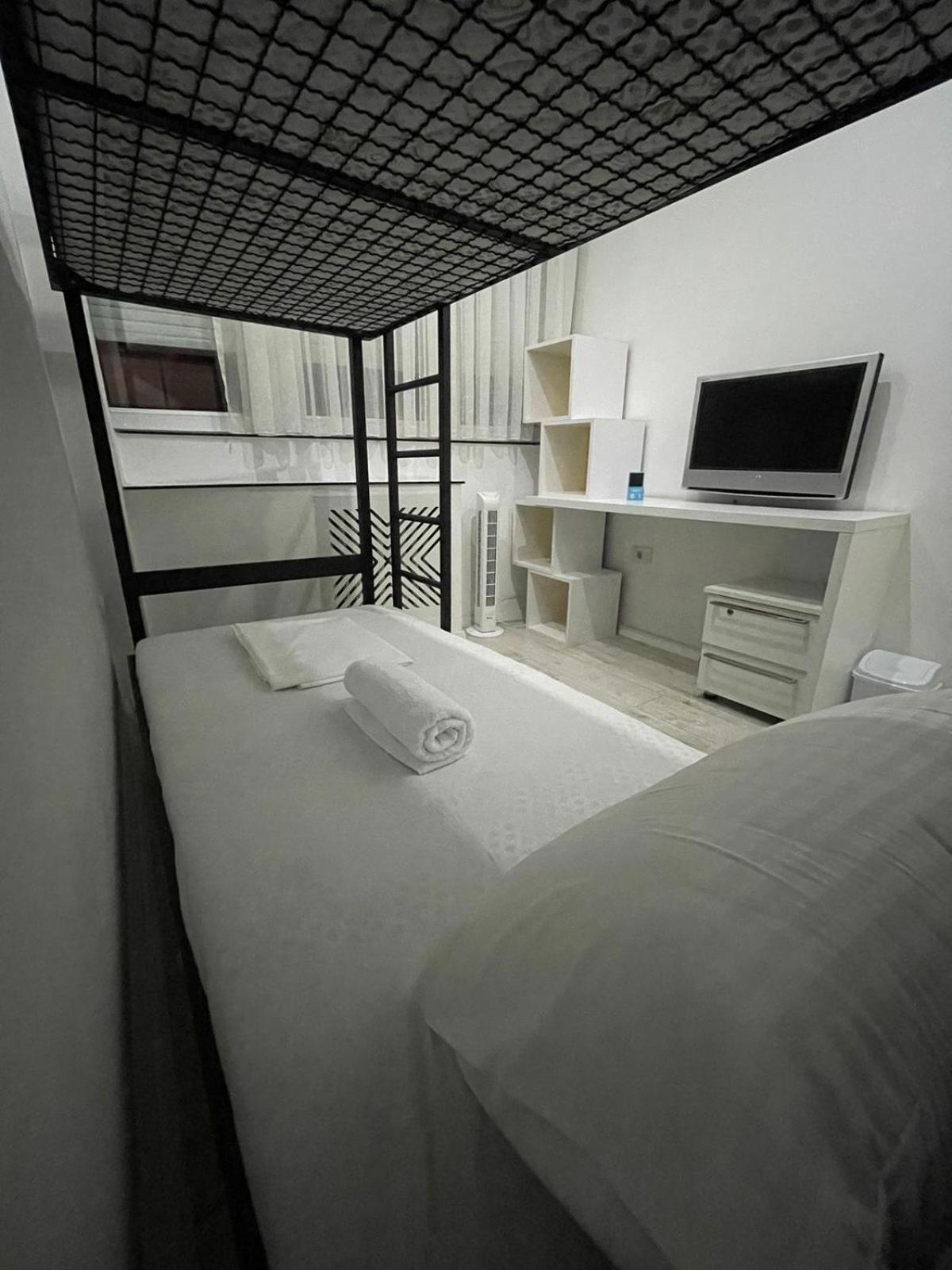 Shesh Hostel Πρίστινα Εξωτερικό φωτογραφία